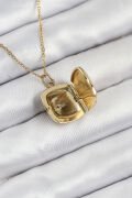 316L Çelik Zirkon Taşlı Açılabilr Kapaklı Göz Model Gold Renk Kadın Kolye - TJ-BKO10518