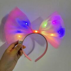 Rengarenk Led Işıklı Fiyonk Şekilli Tül Parti Tacı Pembe Renk 25x25 cm (4944)