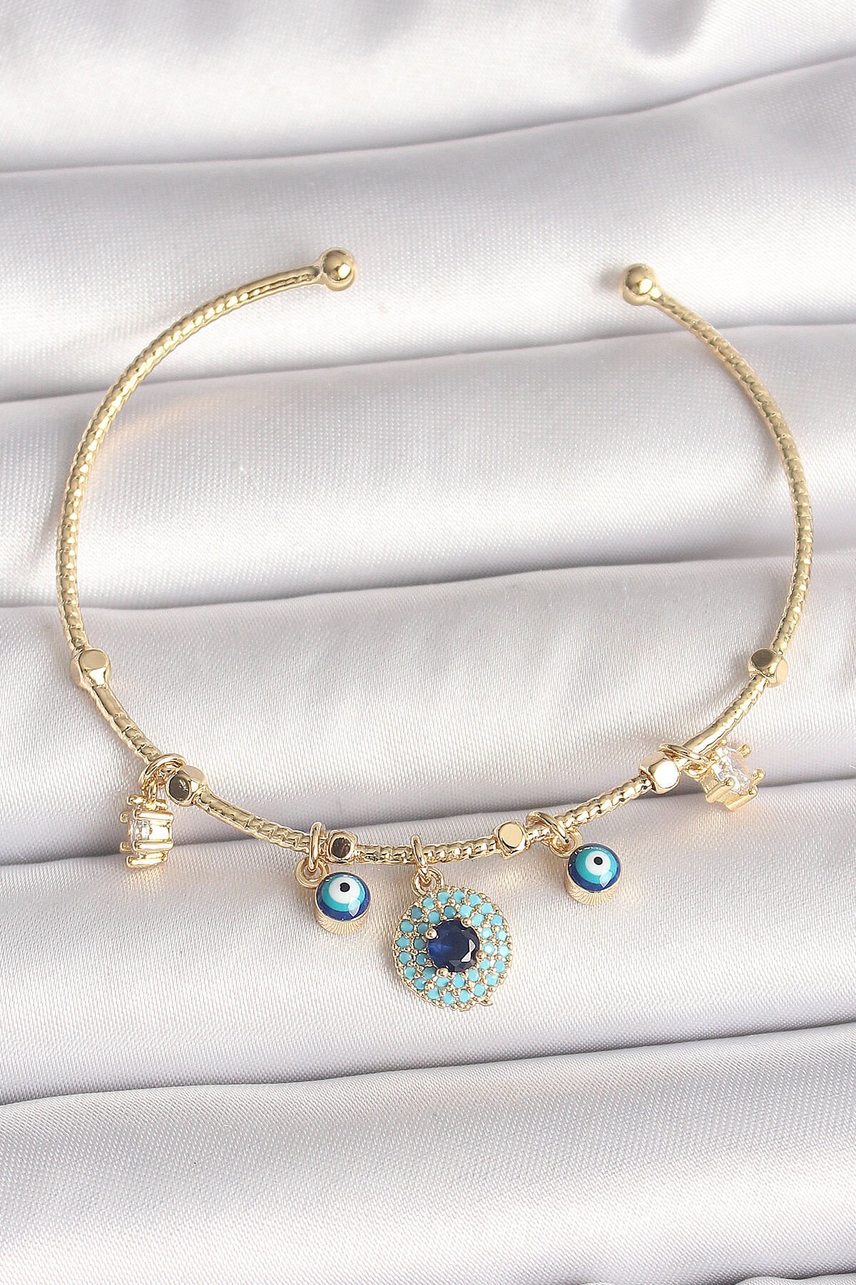 Pirinç Gold Renk Zirkon Taşlı Nazar Boncuk Detay Charm Kadın Bileklik - TJ-BB6883