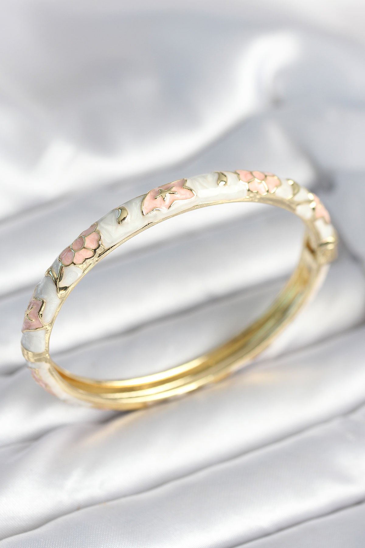 Beyaz Pembe Renk Detaylı Mineli Kelepçe - TJ-BB8009