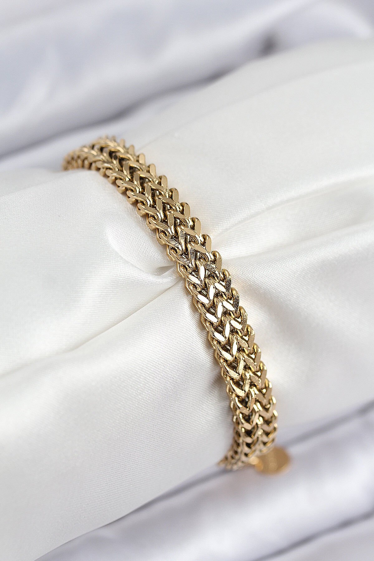 316L Çelik Örme Zincir Model Gold Renk Kadın Bileklik - TJ-BB7831