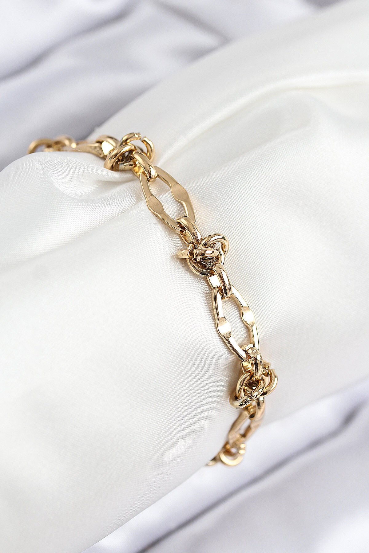 316L Çelik Parçalı Zincir Model Gold Renk Kadın Bileklik - TJ-BB7847