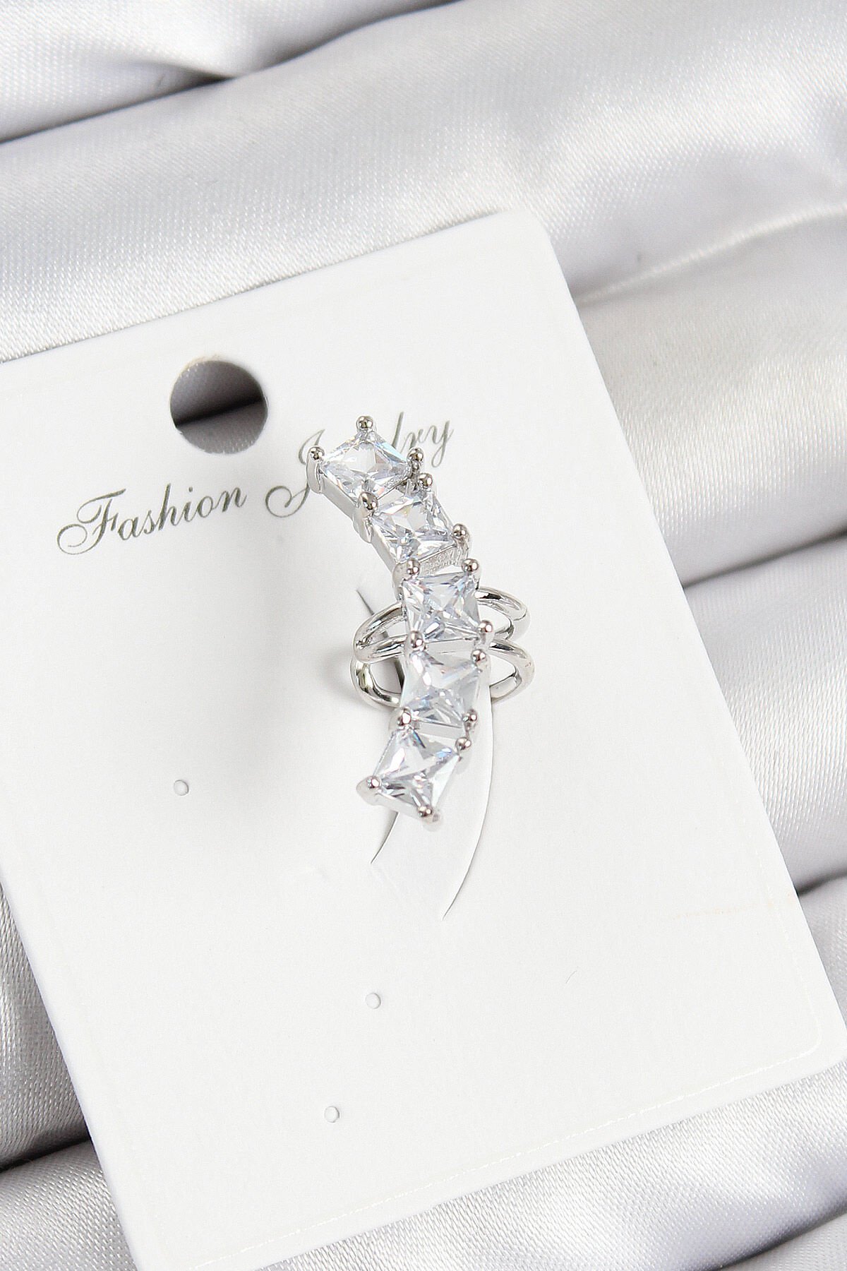 Pirinç Zirkon Taşlı Model Gümüş Renk Sağ Kıkırdak Küpe - TJ-BKP10999