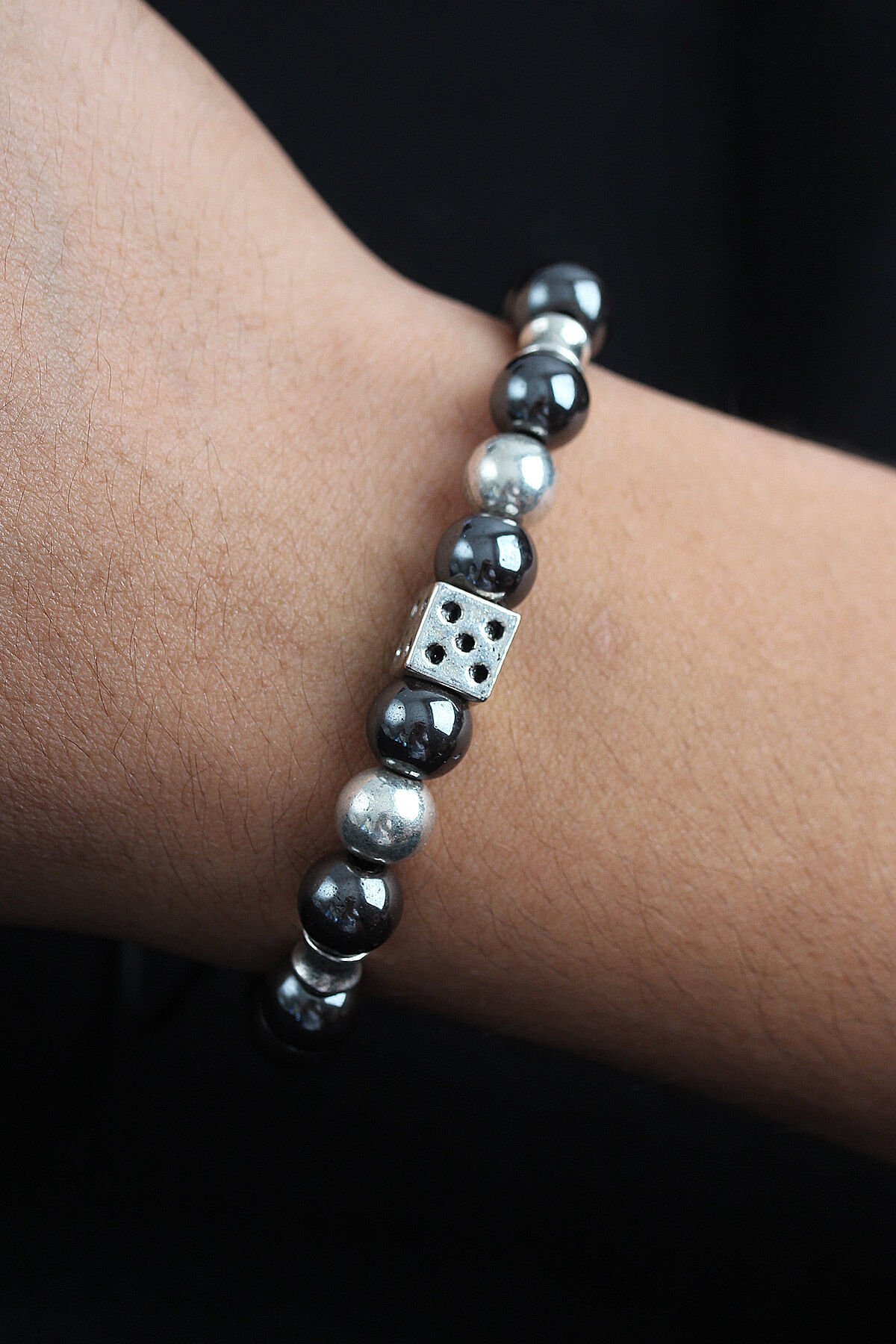 Doğal Taş Zar Model Gümüş Ve Füme Renk Asansörlü Erkek Bileklik - TJ-EB3759