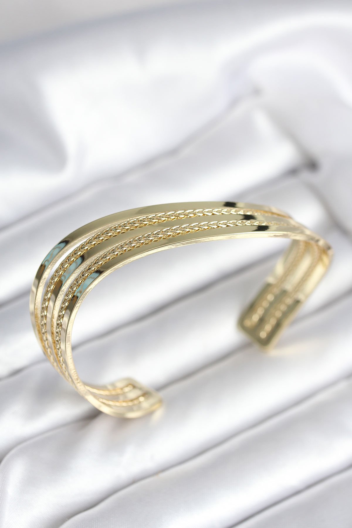 Eğik Şerit Model Gold Renk Pirinç Kadın Bileklik - TJ-BB8019