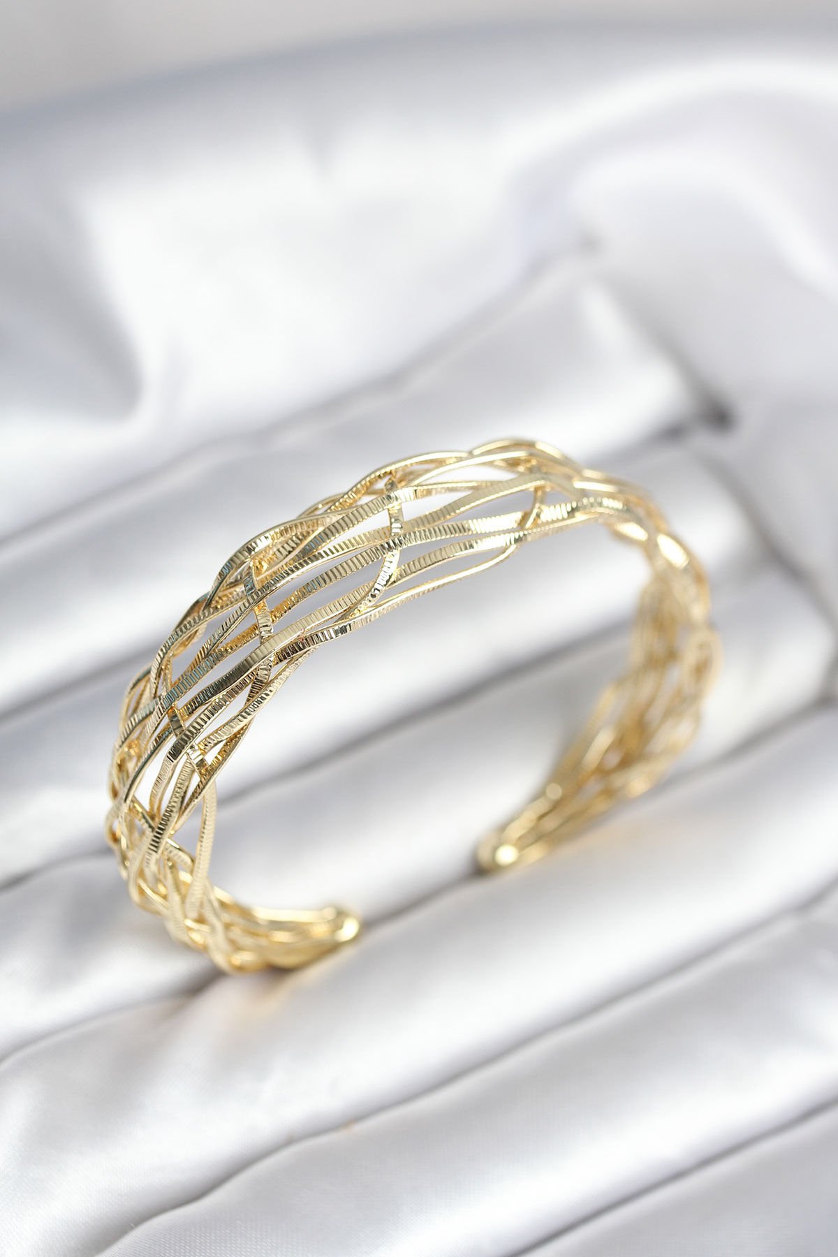 Gold Renk Pirinç Vintage Kadın Bileklik - TJ-BB8023