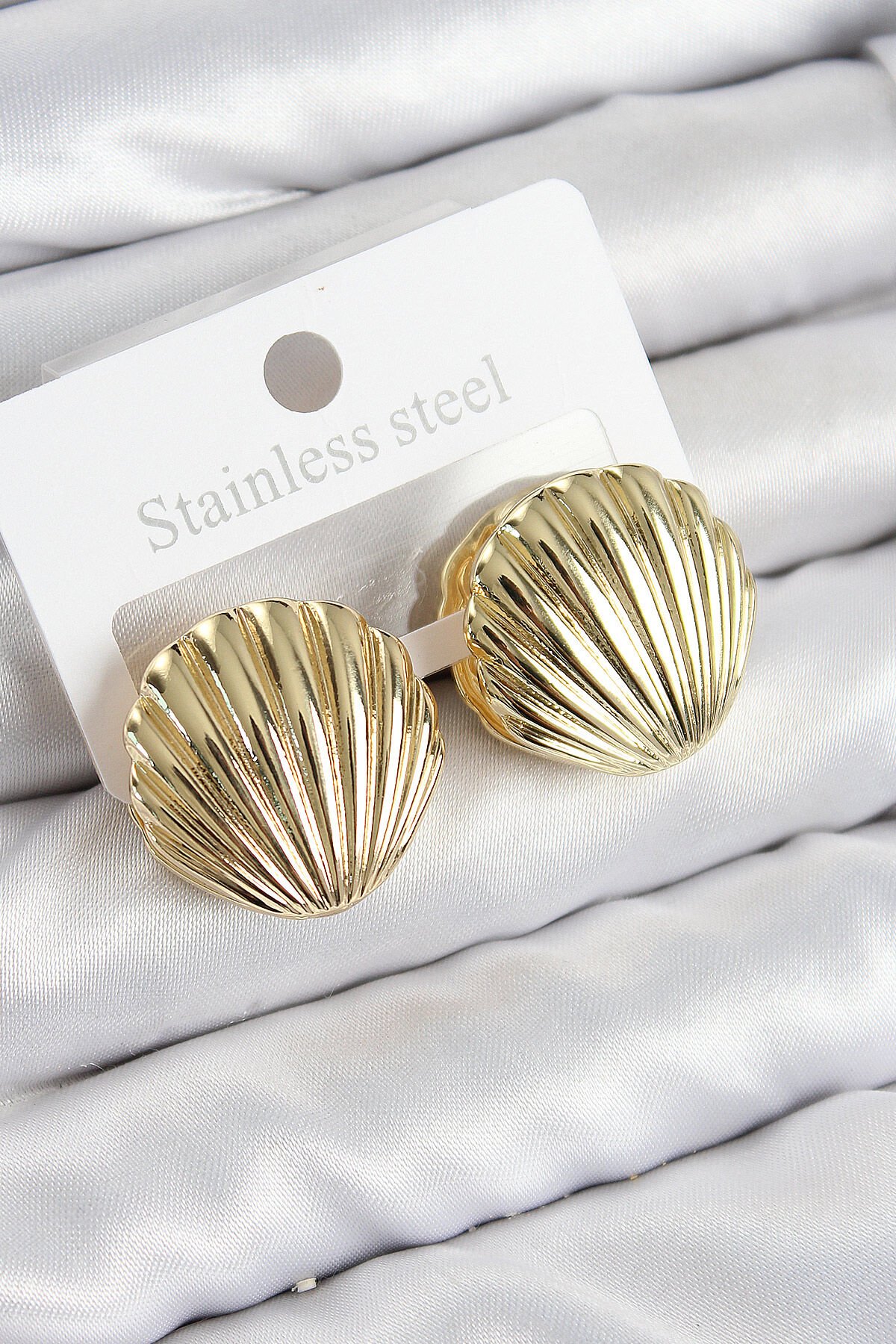 Pirinç İstiridye Model Gold Renk Kadın Küpe - TJ-BKP11014