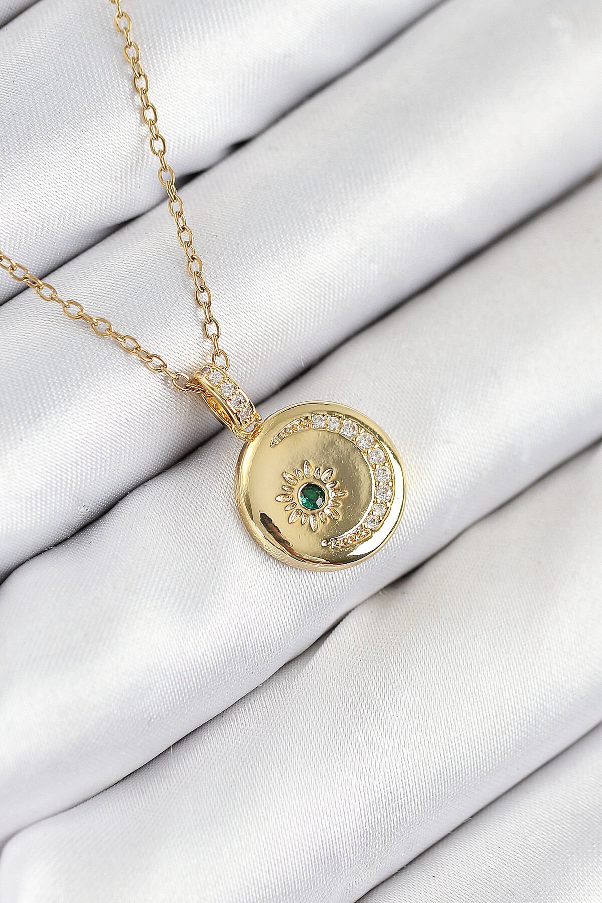 316L Çelik Zirkon Taşlı Ay Ve Güneş Model Gold Renk Kadın Kolye - TJ-BKO10539