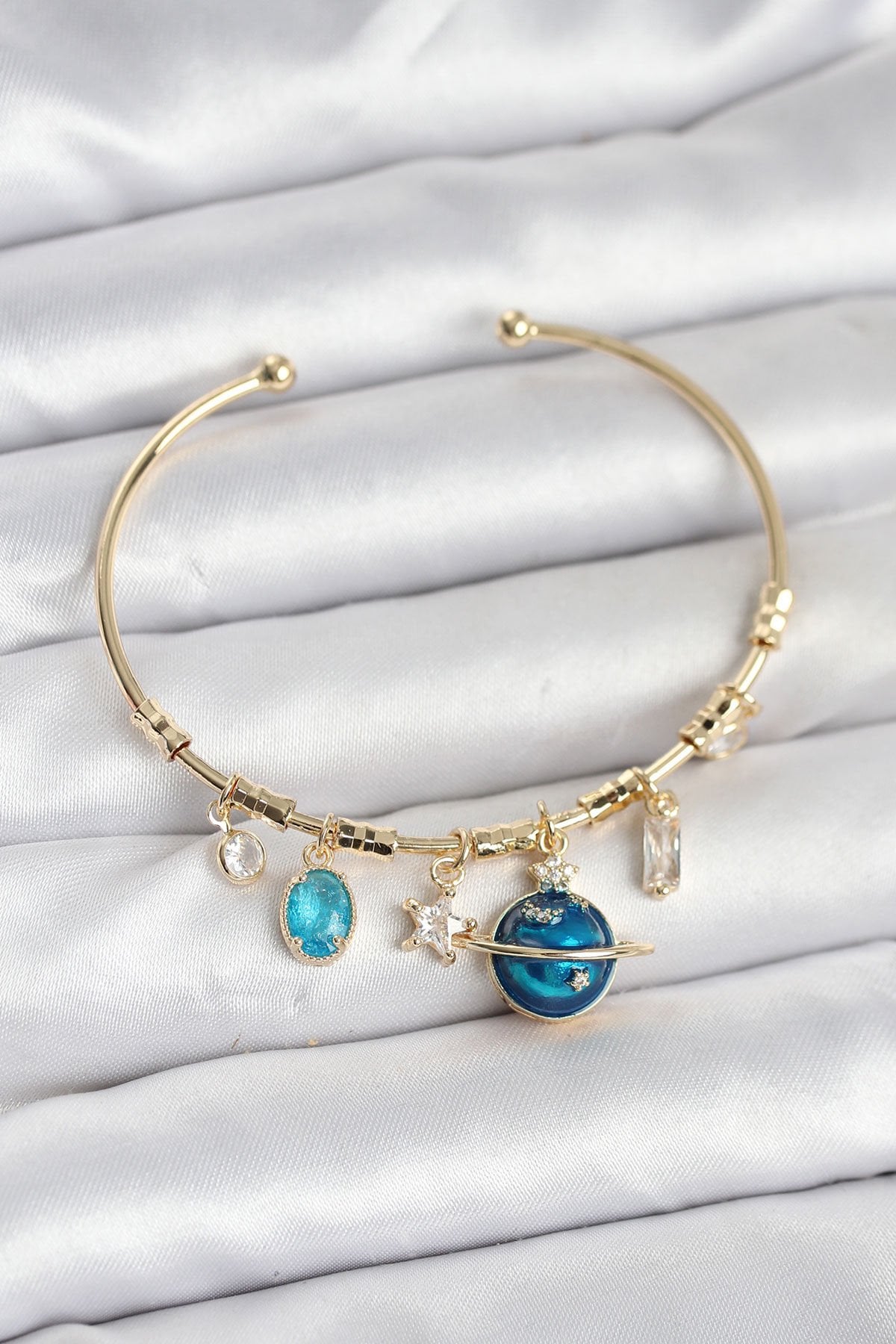 Gezegen Charmlı Gold Renk Pirinç Kadın Bileklik - TJ-BB8047