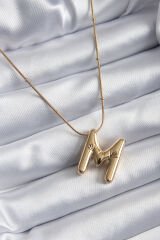 316L Çelik Gold Renk Bubble ''M'' Harf Model Kadın Kolye - TJ-BKO7944