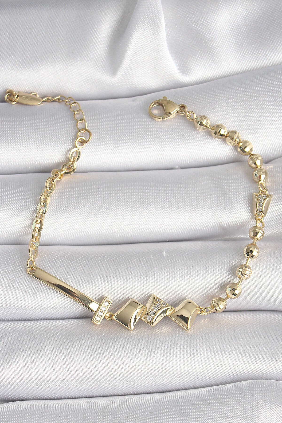 Pirinç Gold Renk Zirkon Taş Detay Xuping VIP Exclusive Seri Bileklik - TJ-BB6502