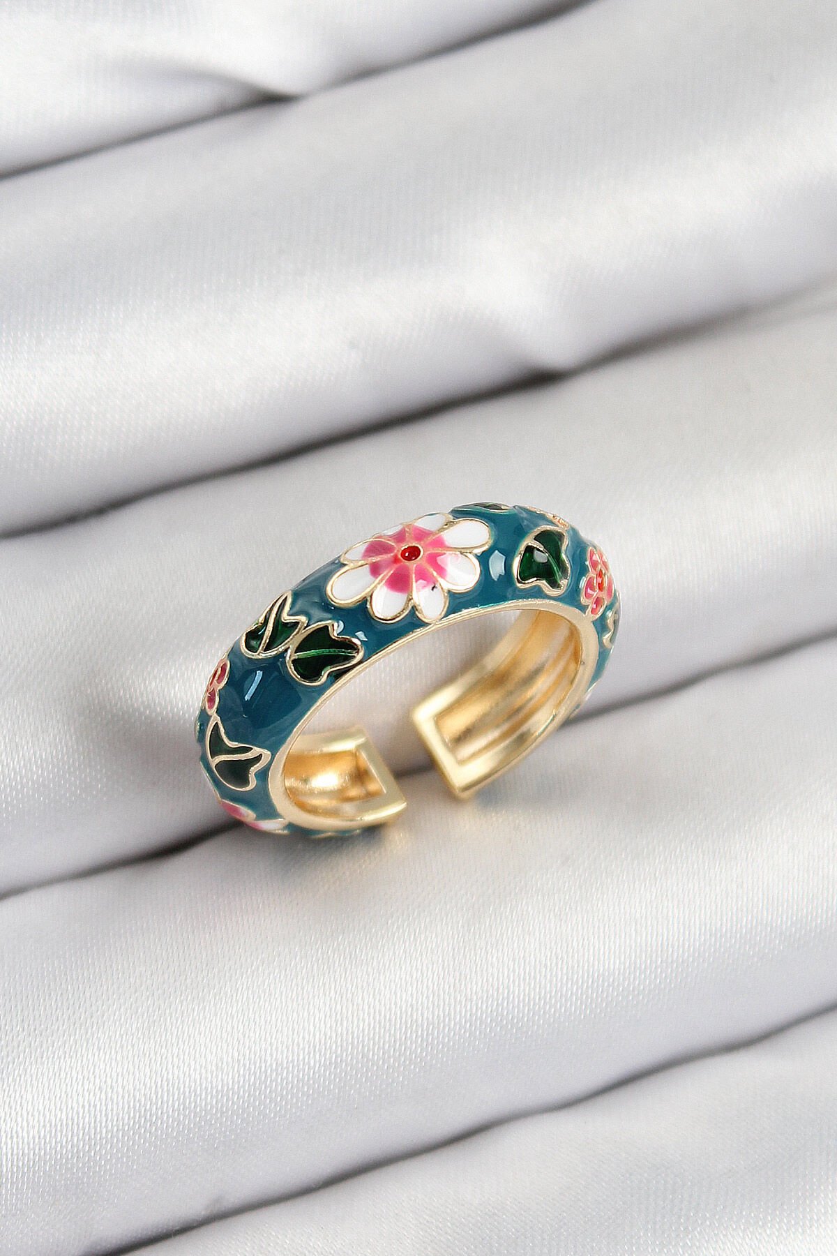 Pirinç Yeşil Mineli Çiçek Motifli Gold Renk Ayarlanabilir Kadın Yüzük - TJ-BYK3808