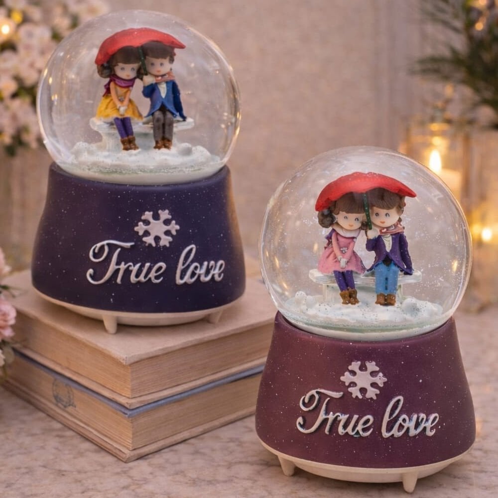 Şemsiye Altında Oturan Romantik Çiftler Tasarımlı Büyük Kar Küresi