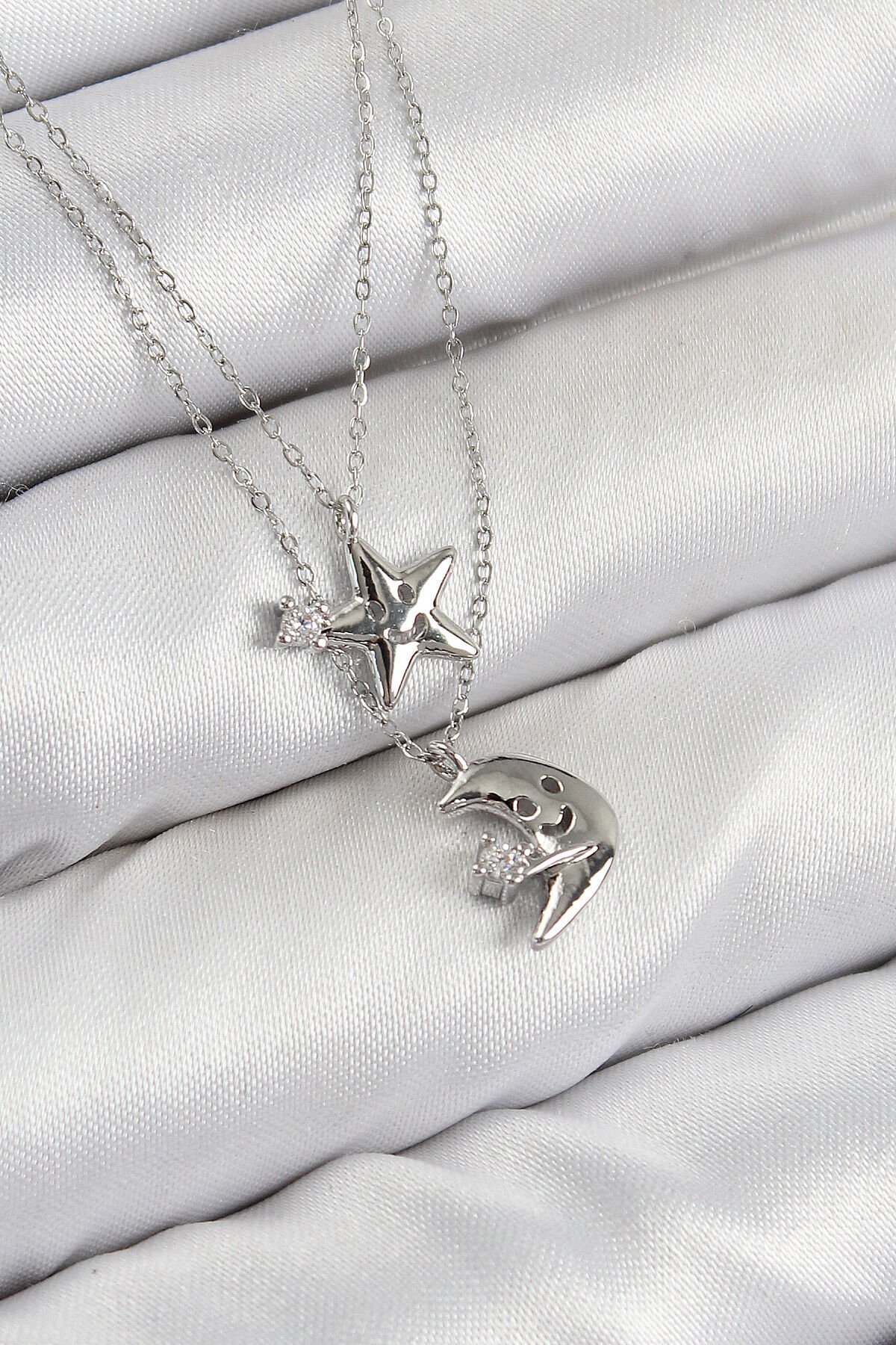 Pirinç Zirkon Taşlı Yıldız Ve Ay Model Gümüş Renk Kadın Kolye - TJ-BKO10423