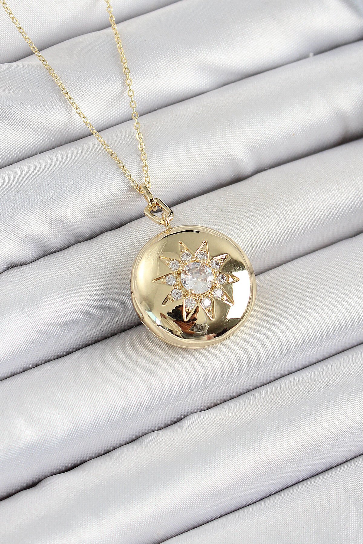316L Çelik Zincir Açılabilir Madalyon Model Zirkon Taşlı Gold Renk Kadın Kolye - TJ-BKO10240