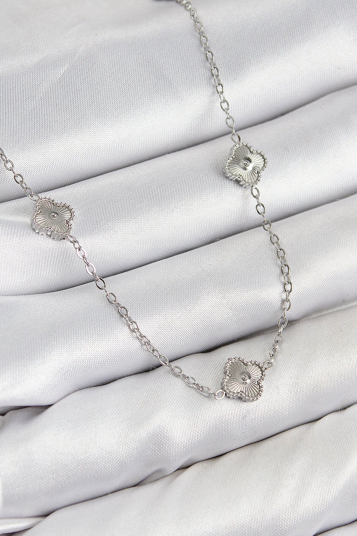 316L Çelik Yonca Model Gümüş Renk Kadın Kolye - TJ-BKO10431