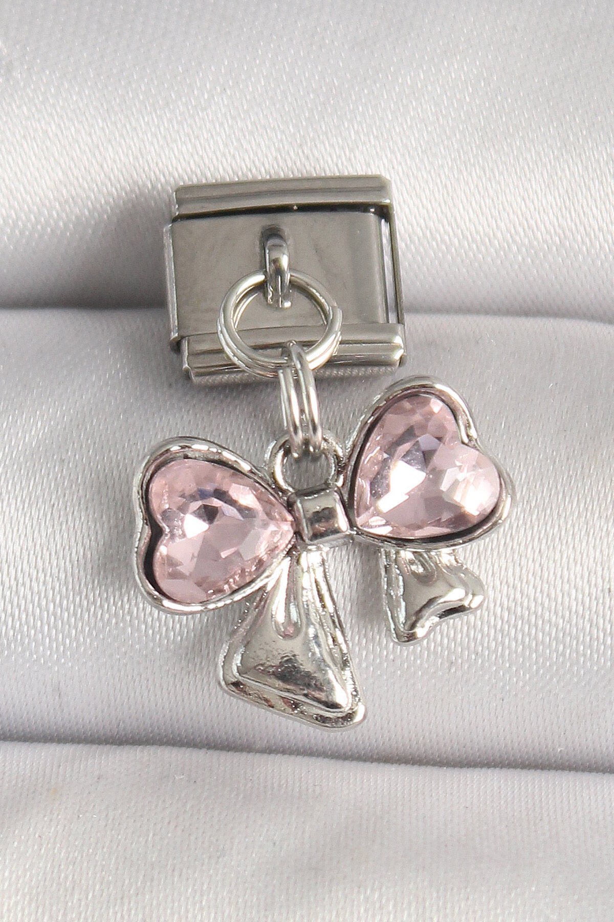 316L Çelik Gümüş Renk Pembe Zirkon Taşlı Fiyonk Model Nomination Charm - TJ-BC1298