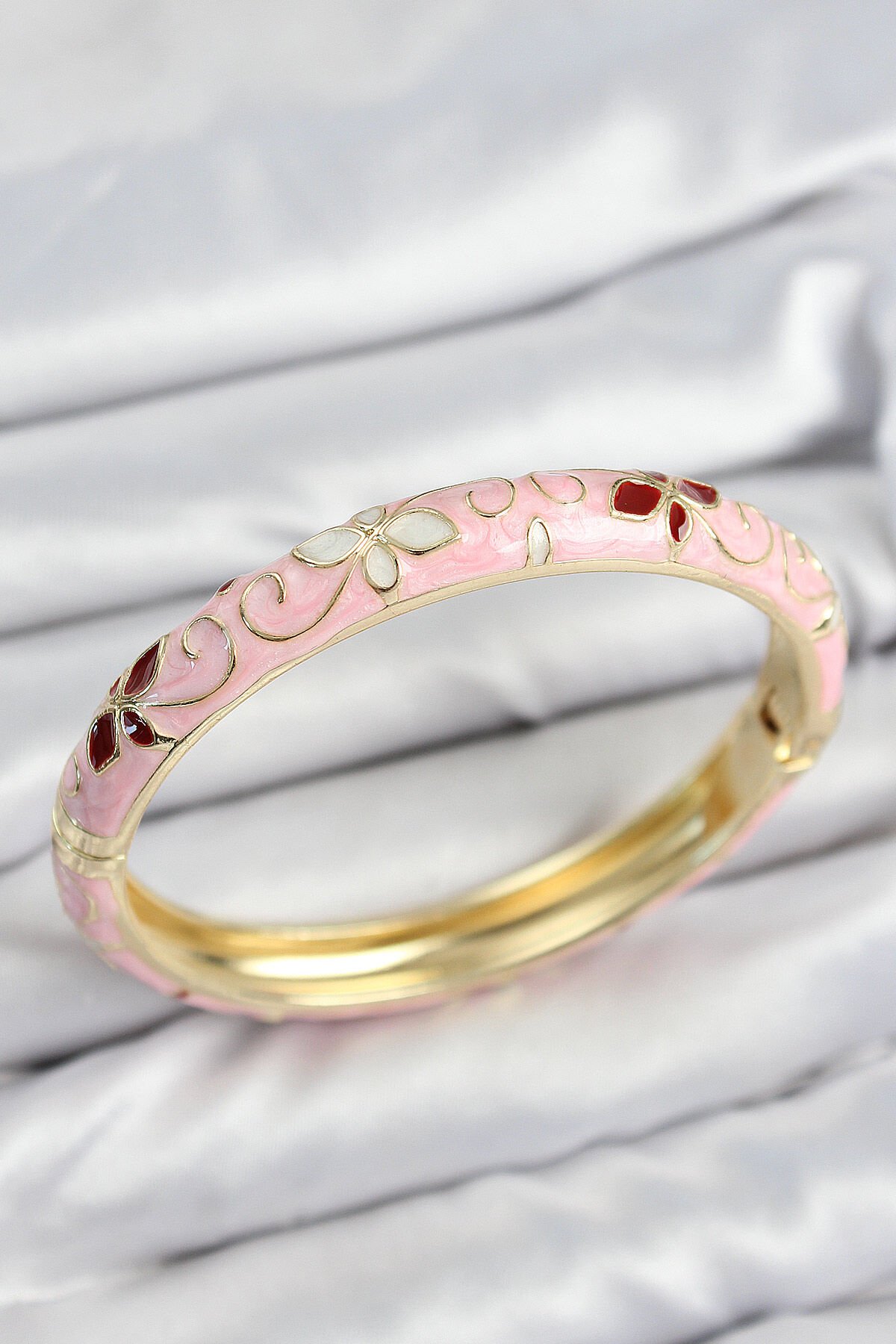 Mineli Pirinç Pembe Çiçek Motifli Gold Kadın Kelepçe - TJ-BB7632