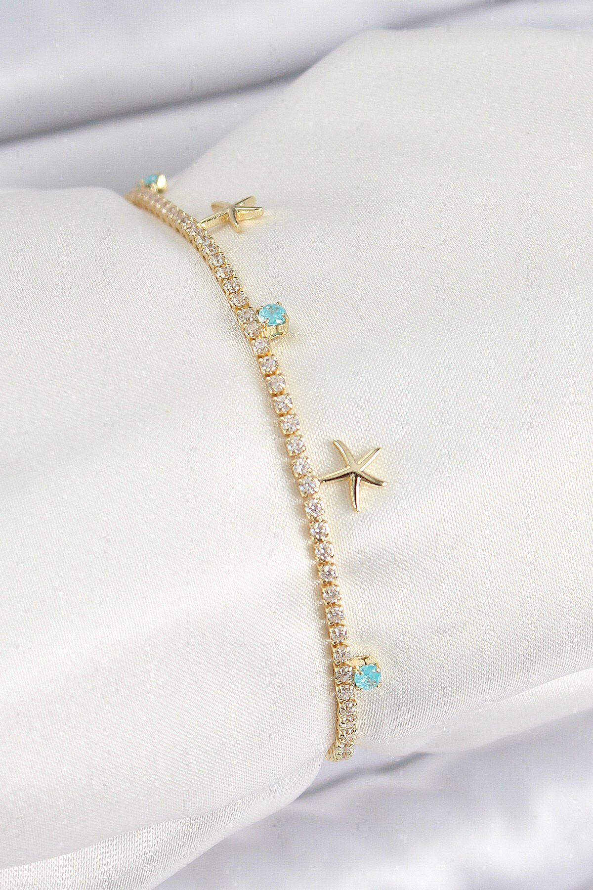 Pirinç Zirkon Taşlı Deniz Yıldızı Model Gold Renk Kadın Bilekilk - TJ-BB7662