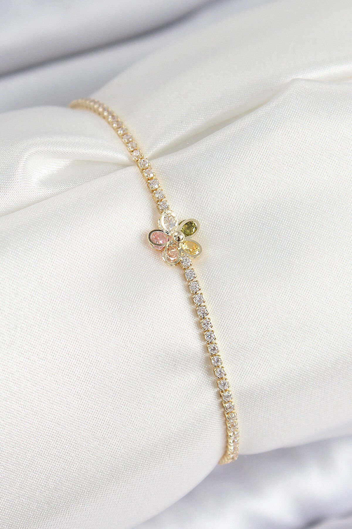 Pirinç Zirkon Taşlı Papatya Model Gold Renk Kadın Bilekilk - TJ-BB7663