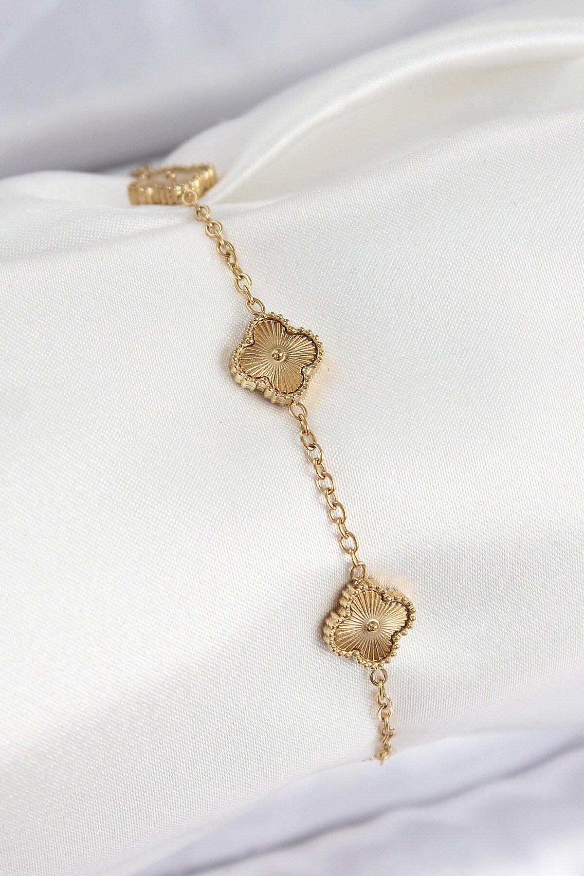 316L Çelik Gold Renk Yonca Kadın Bileklik - TJ-BB7675