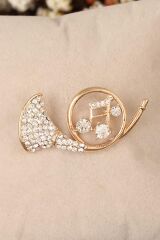 Zirkon Taşlı Saksafon Figürlü Broş - TJ-BRS262