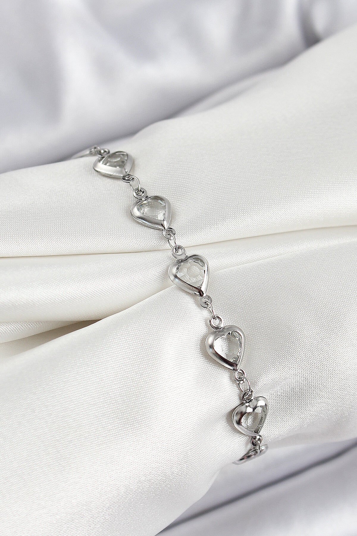 Pirinç Gümüş Renk Kalp Zirkon Taşlı Kadın Bileklik - TJ-BB7054