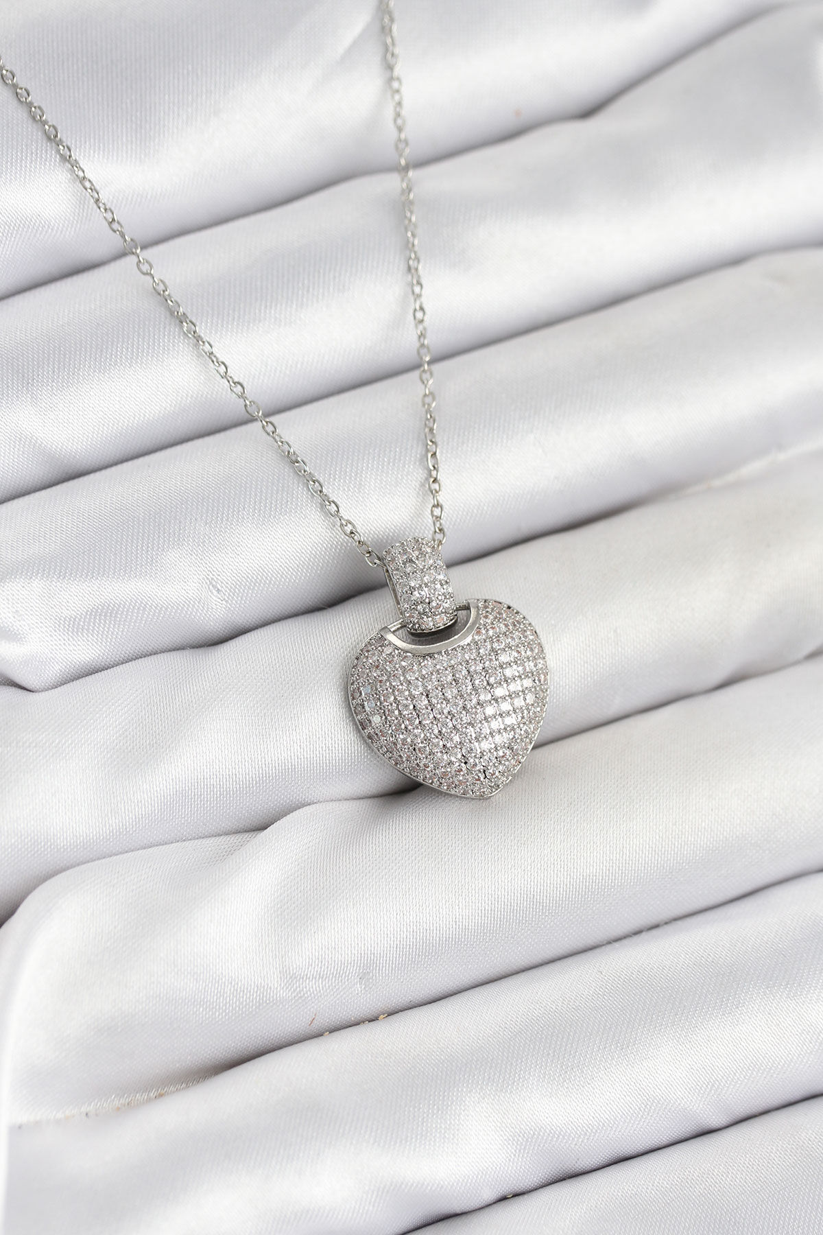 316L Çelik Zincir Gümüş Renk Zirkon Taşlı Kalpli Kadın Kolye - TJ-BKO10606