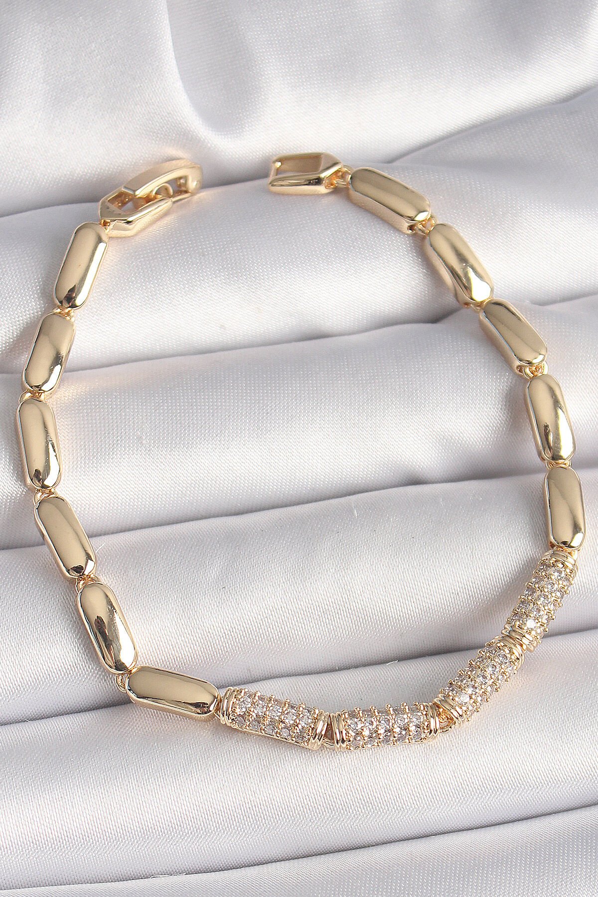 Pirinç Gold Renk Zirkon Taşlı Arpa Zincir Model Kadın Bileklik - TJ-BB6820