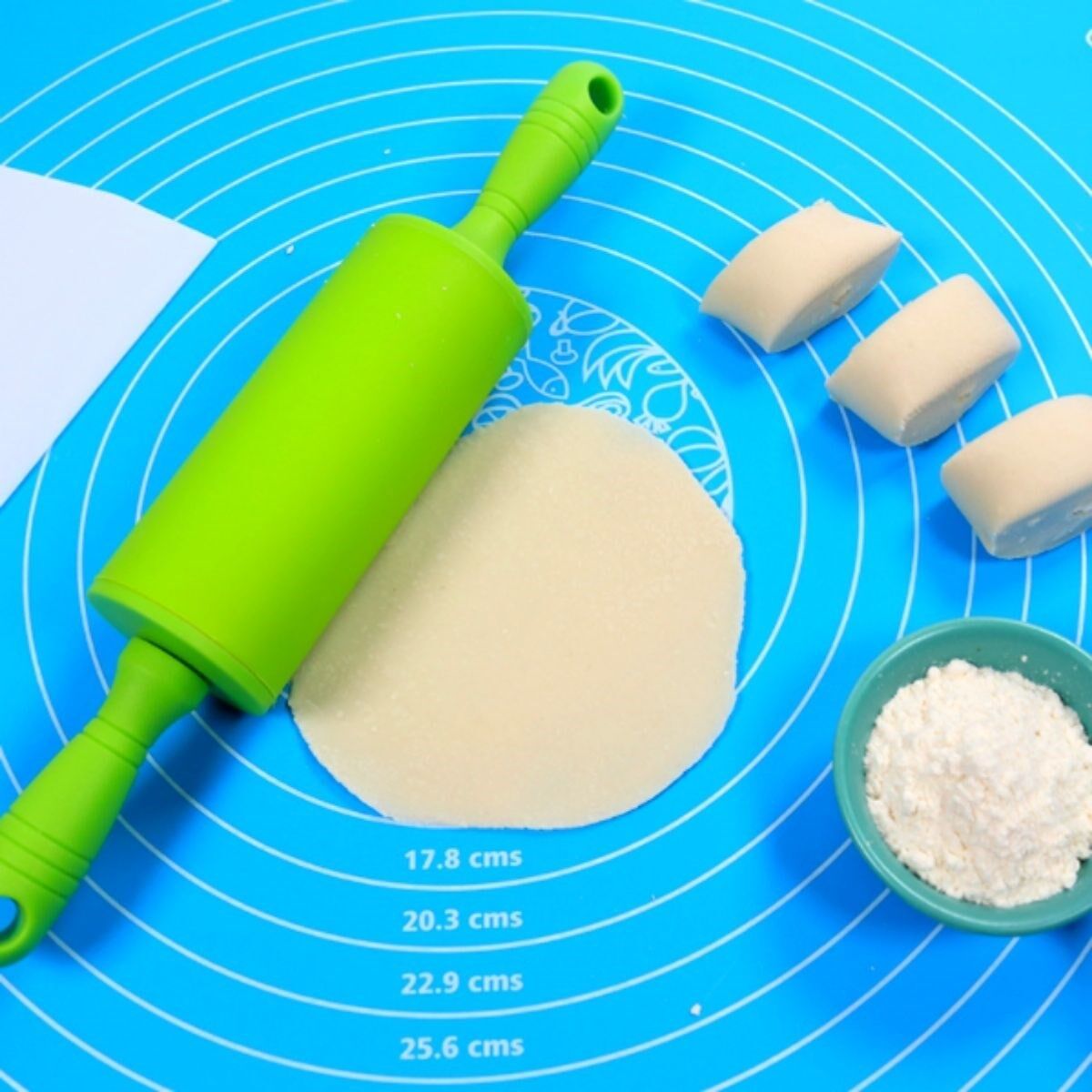 40*50 cm Silikon Ölçekli Kullanımı Kolay Hamur Açma Matı Ekmek Mantı Makarna Hamuru Yoğurma Matı (4944)