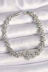 Pirinç Gümüş Renk Zirkon Taşlı Çiçek Zincir Model Kadın Bileklik - TJ-BB6825