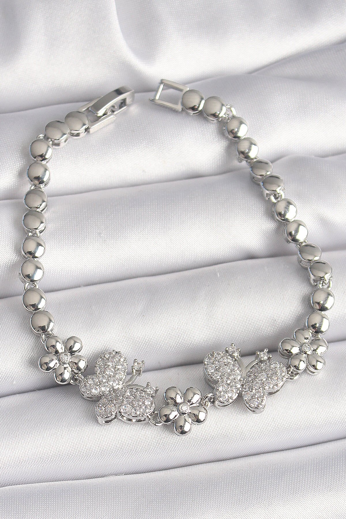 Pirinç Gümüş Renk Zirkon Taşlı Kelebek Figür Çiçek Zincir Model Kadın Bileklik - TJ-BB6827