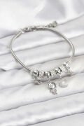 Pirinç Gümüş Renk Uzay Tema Charmlı Kadın Bileklik - TJ-BB8178