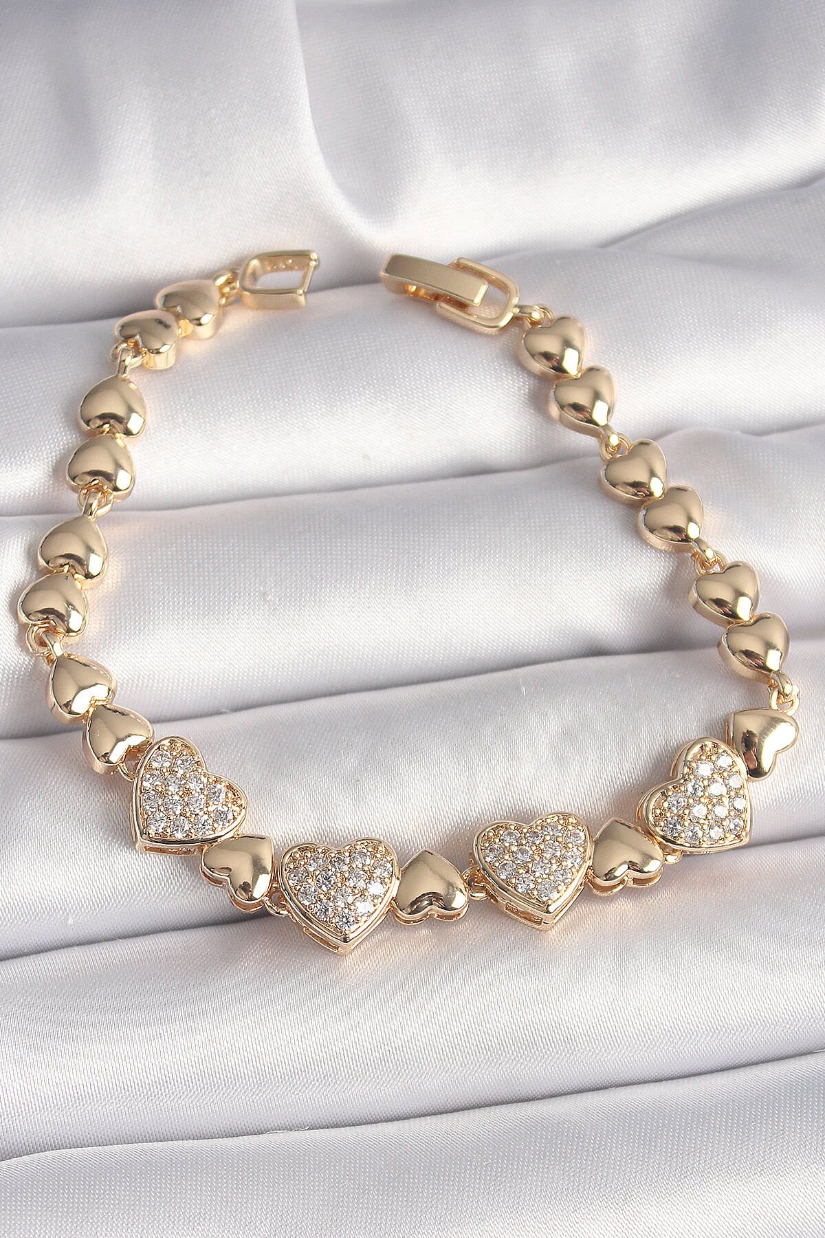 Pirinç Gold Renk Zirkon Taşlı Kalp Zincir Model Kadın Bileklik - TJ-BB6830
