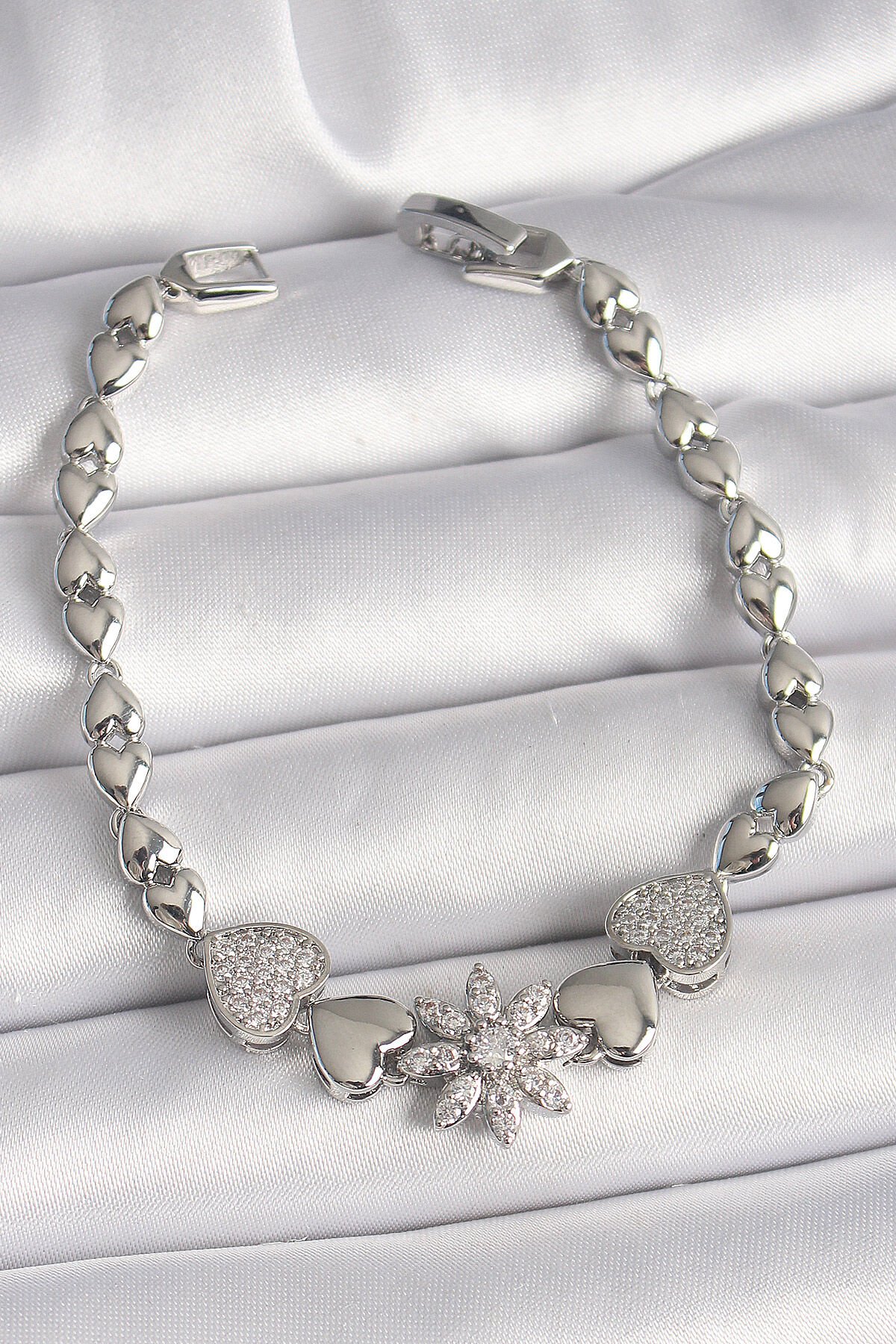 Pirinç Gümüş Renk Zirkon Taşlı Çiçek Figür Kalp Zincir Model Kadın Bileklik - TJ-BB6833