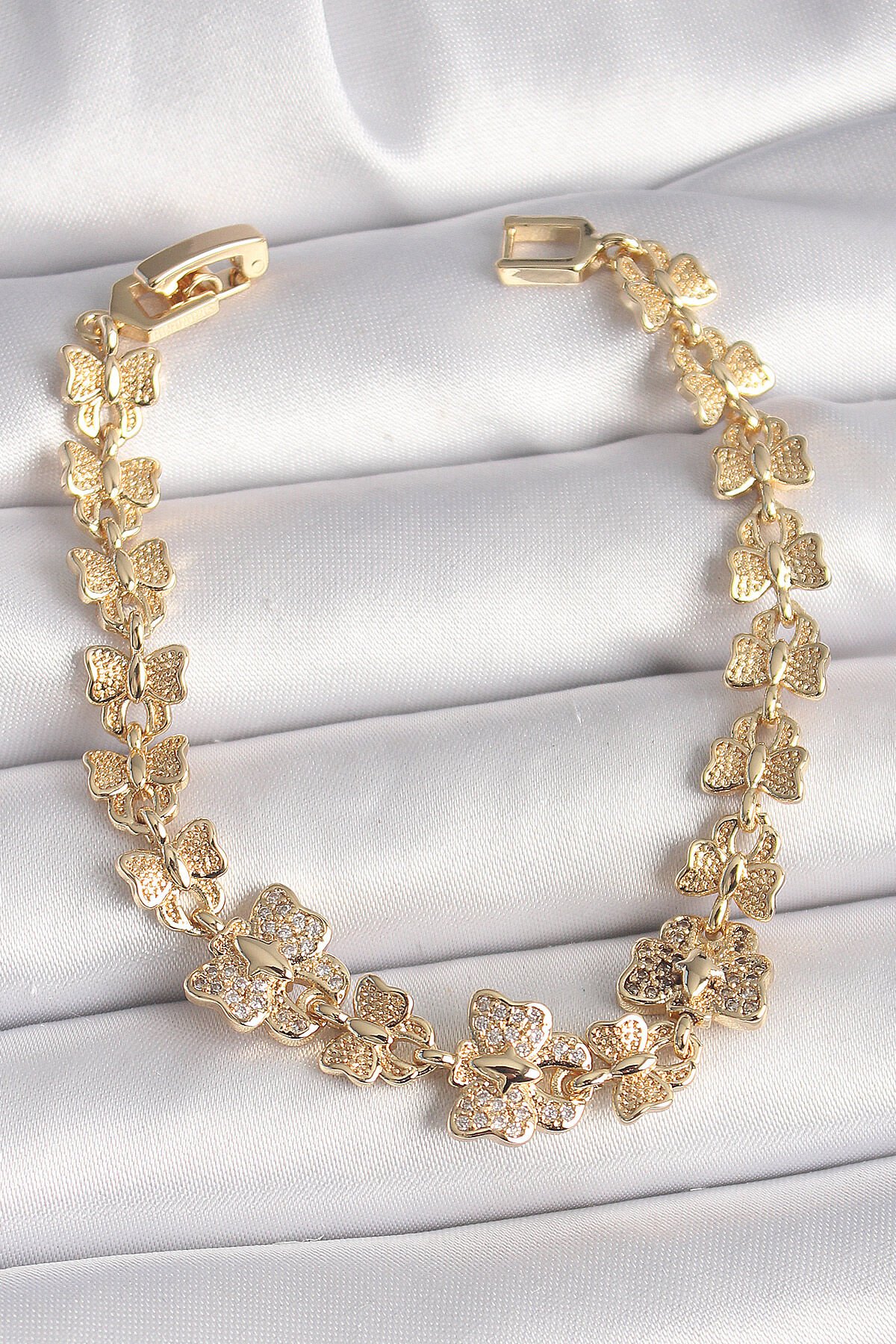 Pirinç Gold Renk Zirkon Taşlı Kelebek Model Zincir Kadın Bileklik - TJ-BB6834