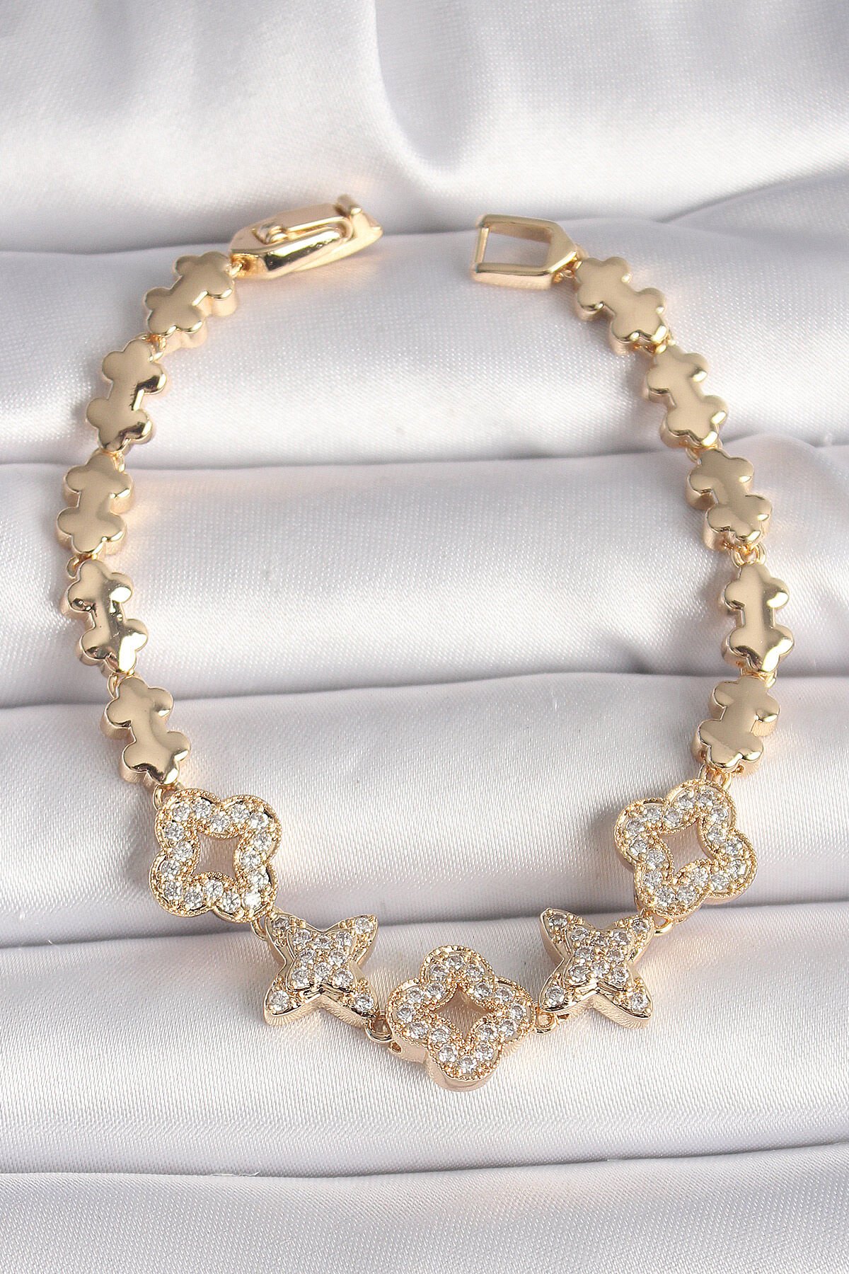 Pirinç Gold Renk Zirkon Taşlı Yonca Yıldız Model Kadın Bileklik - TJ-BB6838