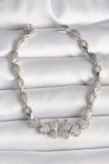 Pirinç Gümüş Renk Zirkon Taşlı Kelebek Figür Damla Zincir Model Kadın Bileklik - TJ-BB6841