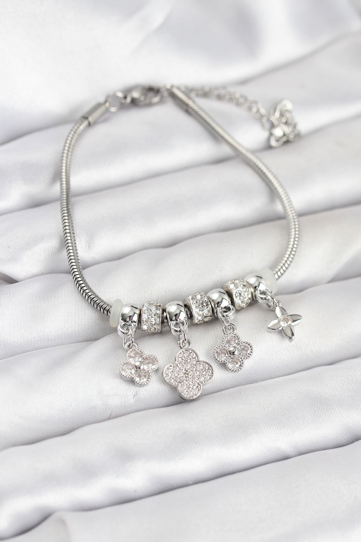 Pirinç Gümüş Renk Yonca Model Kadın Bileklik - TJ-BB8194