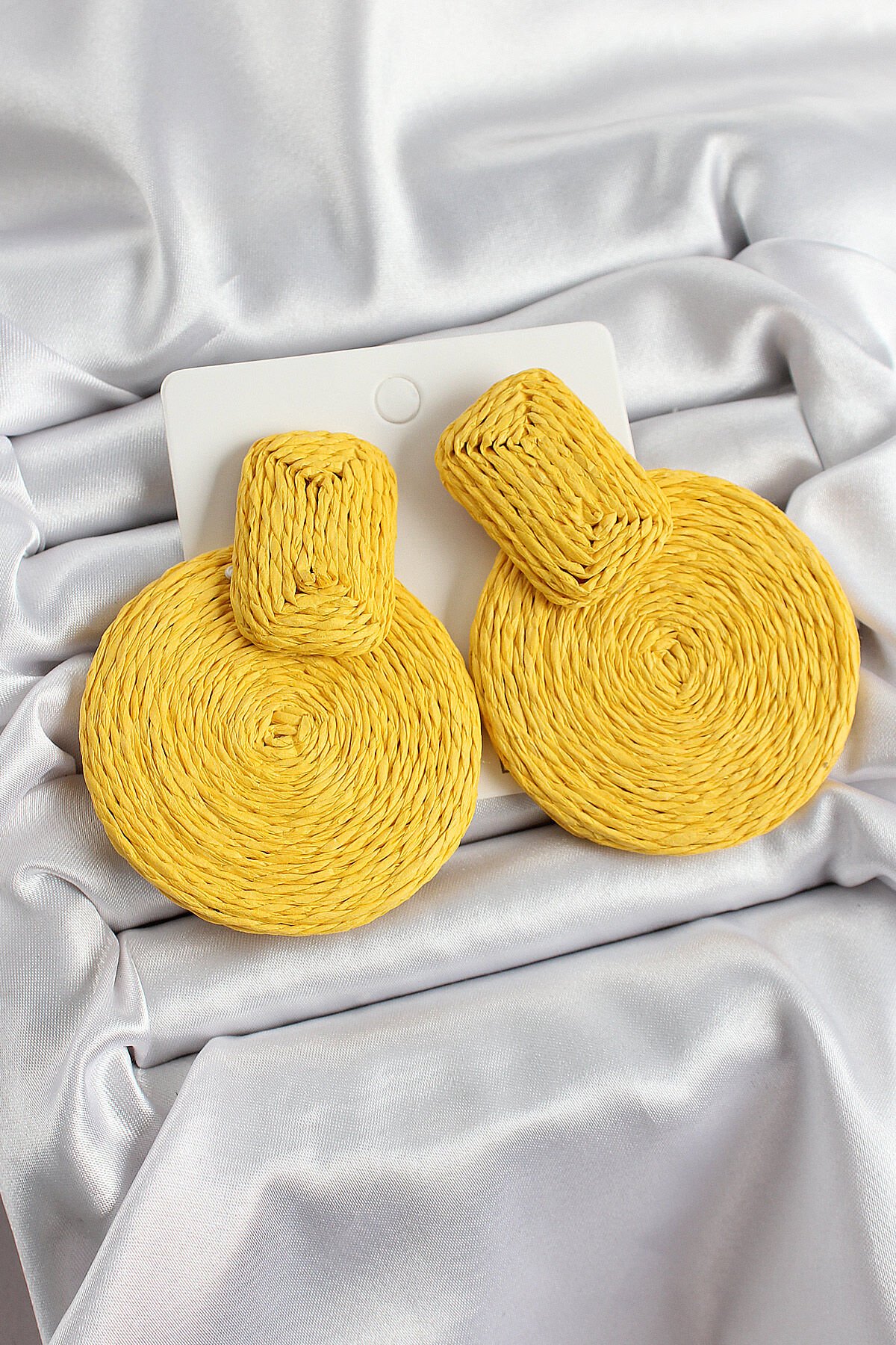 Sarı Daire Figürlü Hasır Örgü Model Gold Renk Kadın Küpe - TJ-BKP10712