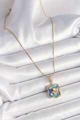 316L Çelik Gold Renk Zincir Zirkon Taş Detaylı Mavi İşlemeli Çiçek Portre Model Kadın Kolye - TJ-BKO9897