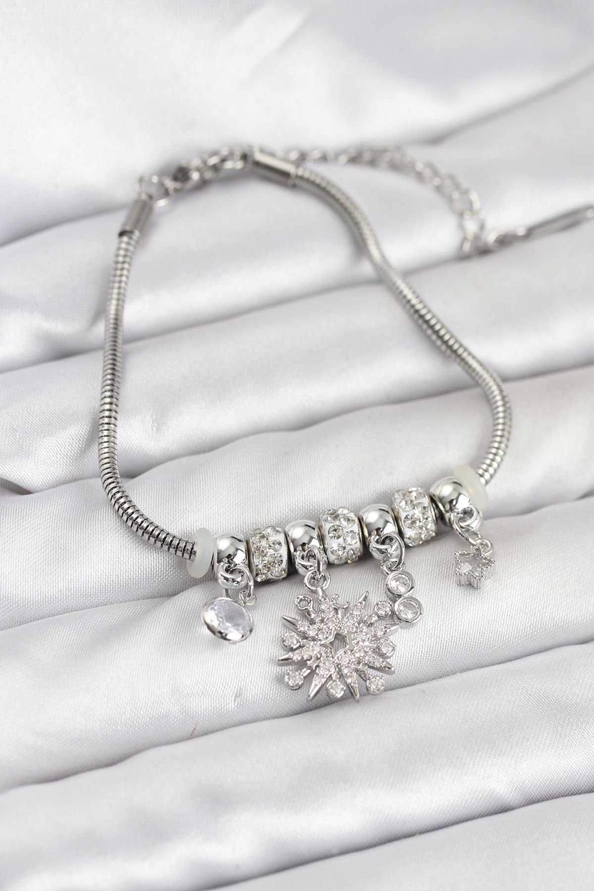 Kutup Yıldızı Model Charmlı Gümüş Renk Kadın Bileklik - TJ-BB8214