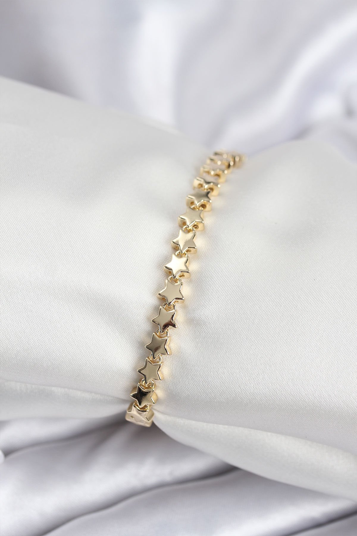 Pirinç VIP Seri Gold Renk Sıralı Yıldız Model Kadın Bileklik - TJ-BB7939