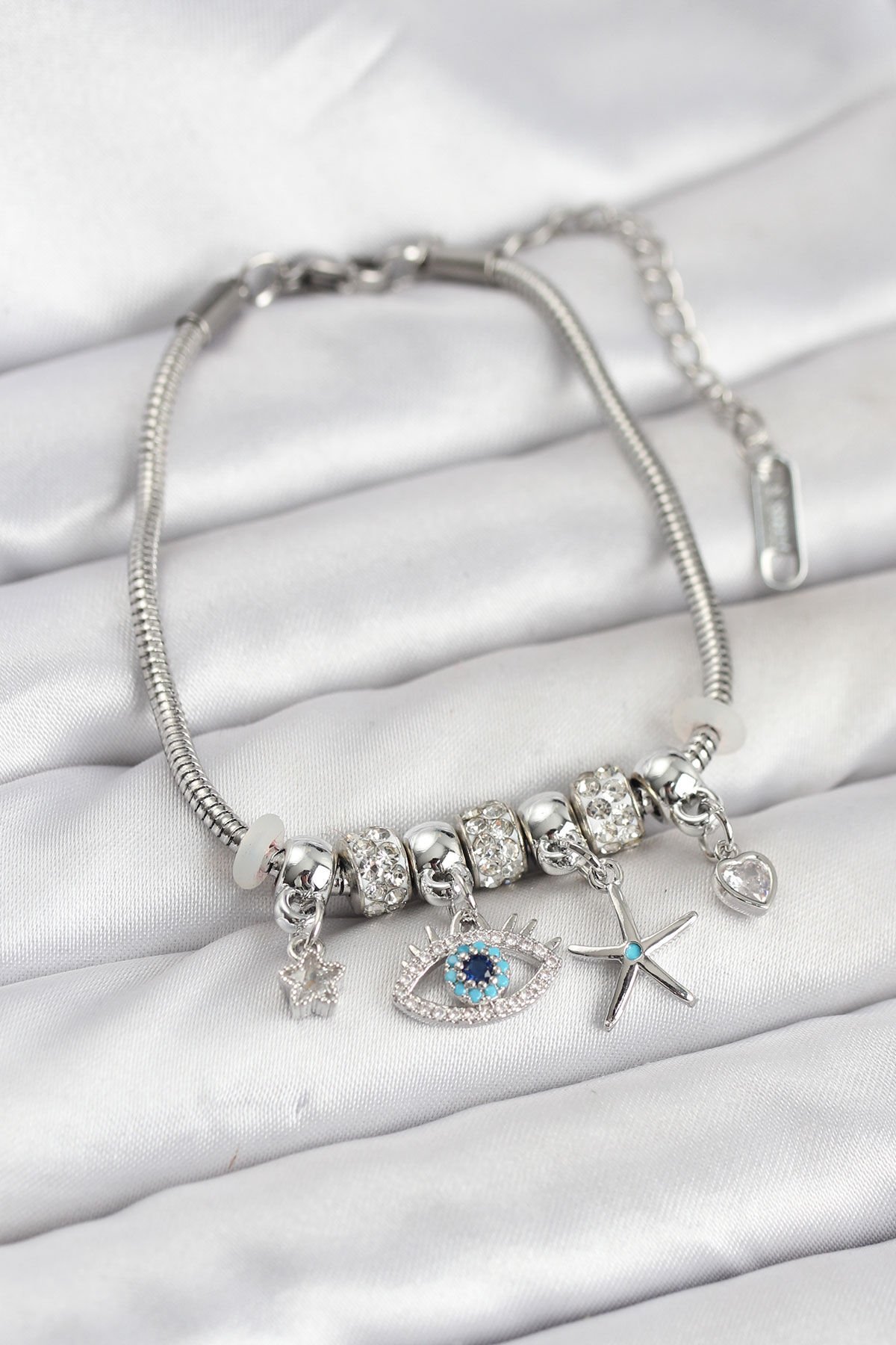 Pirinç Gümüş Renk Göz Model Charmlı Kadın Bileklik - TJ-BB8216