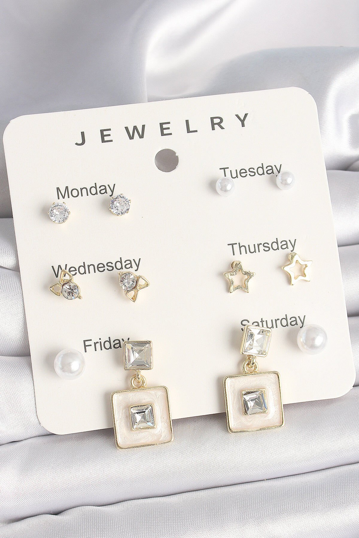 Pirinç Gold Renk Zirkon Taşlı Yıldız Figür Sallantı Beyaz Mineli Model 7'Li Kadın Küpe Seti - TJ-BKP10323