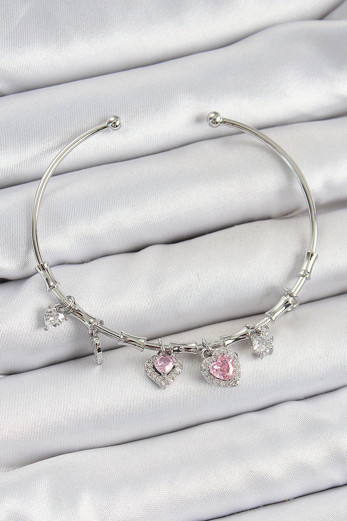 Pirinç Zirkon Taşlı Pembe Kalp Model Gümüş Renk Charm Bileklik - TJ-BB7350
