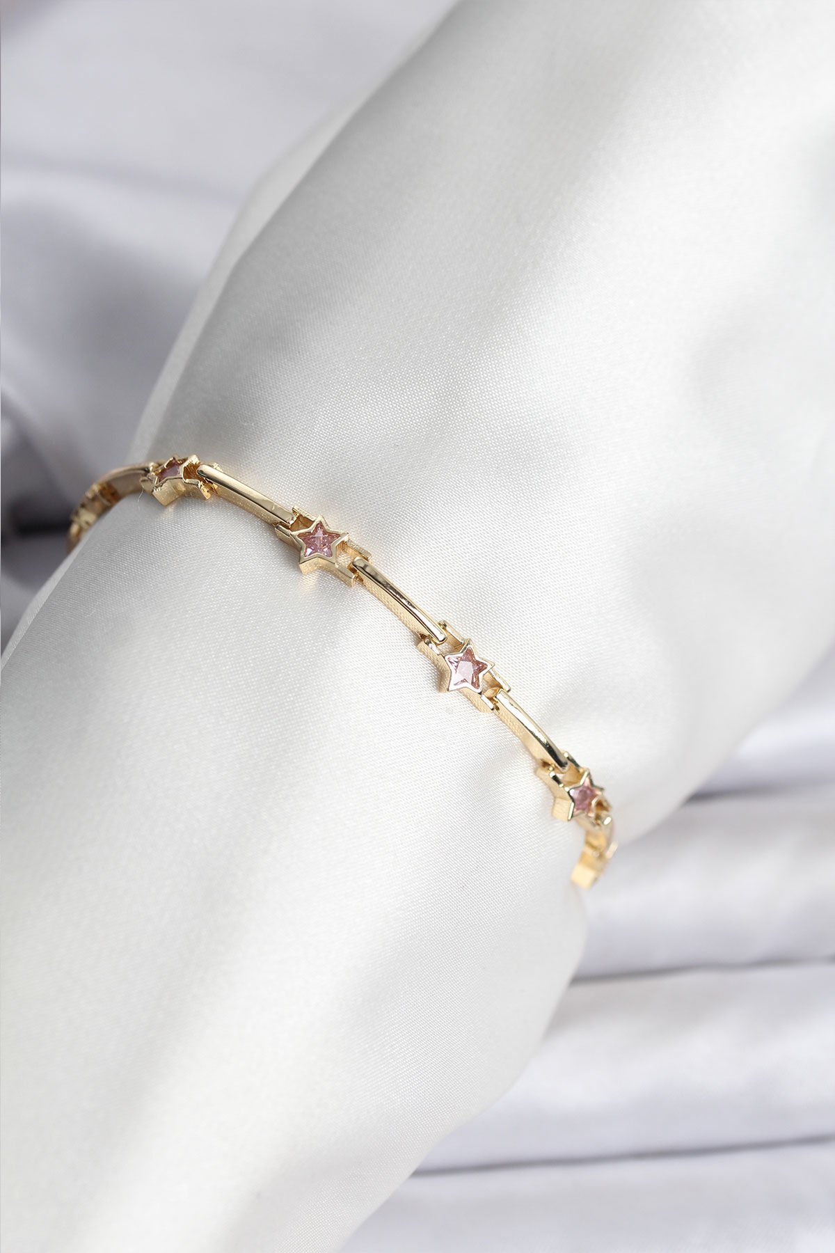 Yıldız Model Gold Renk Pirinç Bileklik - TJ-BB8081