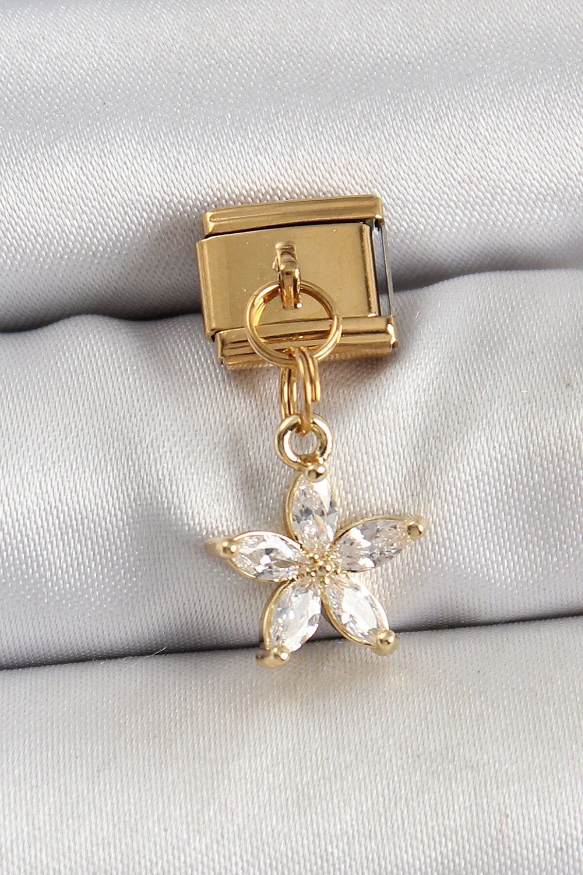 316L Çelik Sallantılı Zirkon Taşlı Çiçek Model Gold Renk Nomination Charm - TJ-BC1429