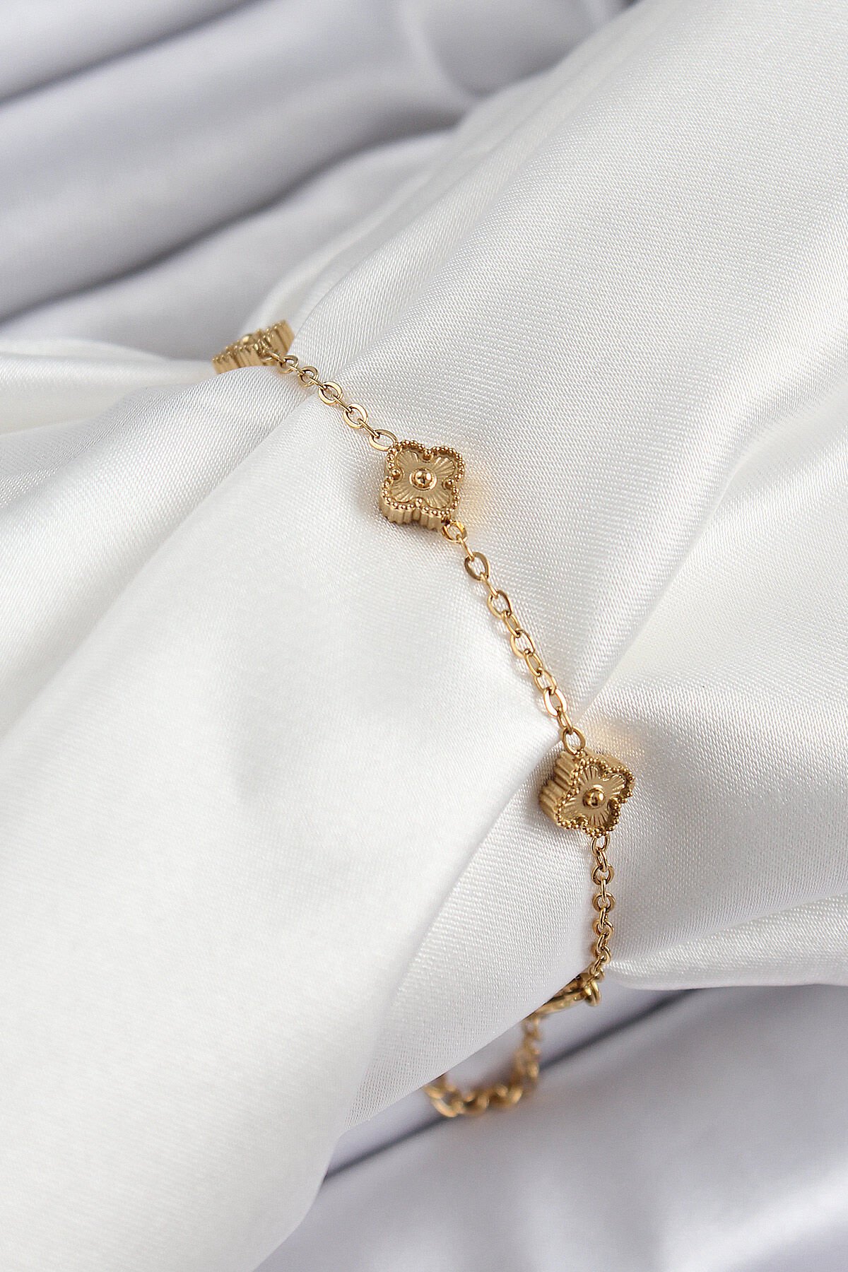 316L Çelik Yonca Model Gold Renk Kadın Bileklik - TJ-BB7363