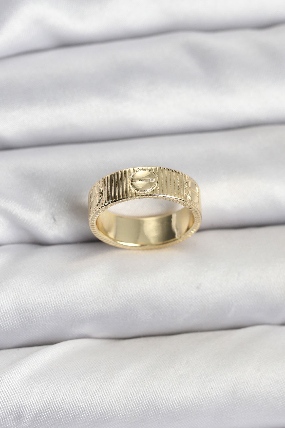 Gold Renk Model Kadın Yüzük - TJ-BYK3910